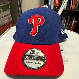 Philadelphia Phillies Men’s New Era 39Thirty Medium-Large Blue And Red Cap. NWT